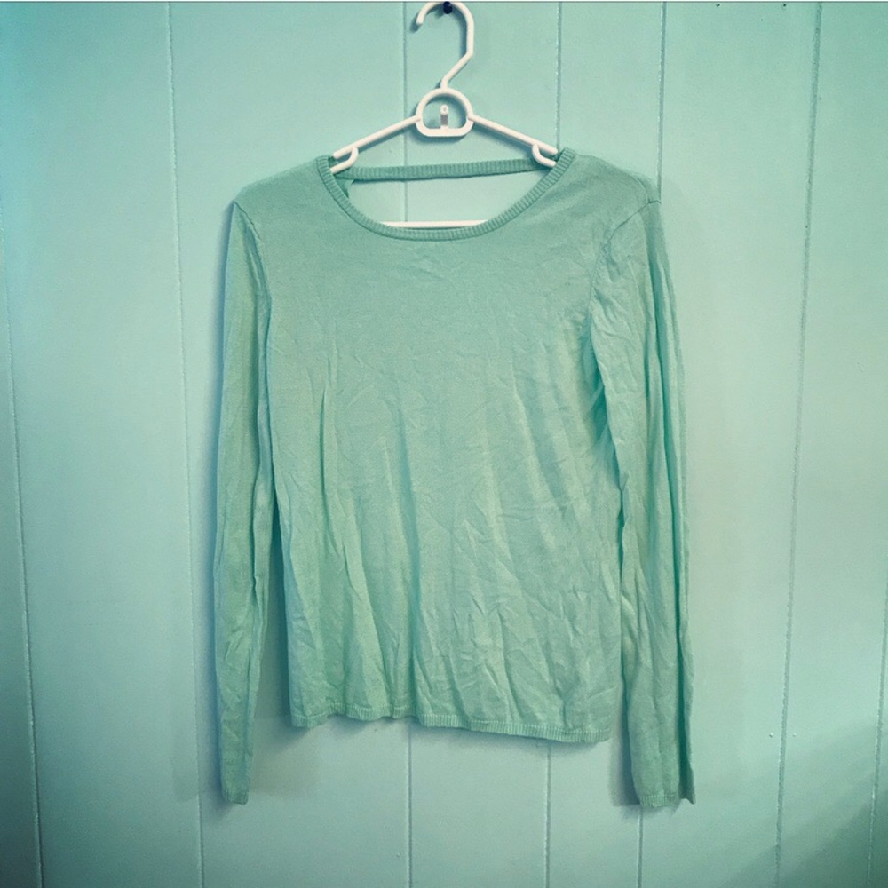 Mint back cut out long sleeve sweater